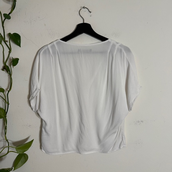 Abercrombie and Fitch White Cropped Batwing Button V -Neck Blouse - Picture 2 of 8